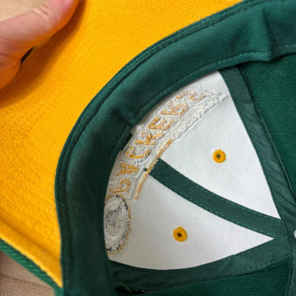 Vintage Green Bay Packers Hat Cap Snap Back NFL Football Green Logo Athletic